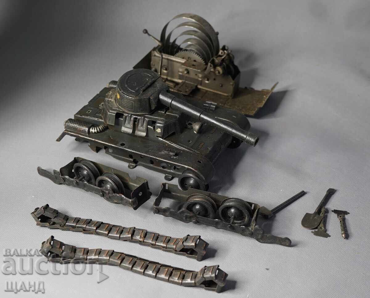Vechiă Jucărie Germană metalică, mecanică, model tanc 22 cm