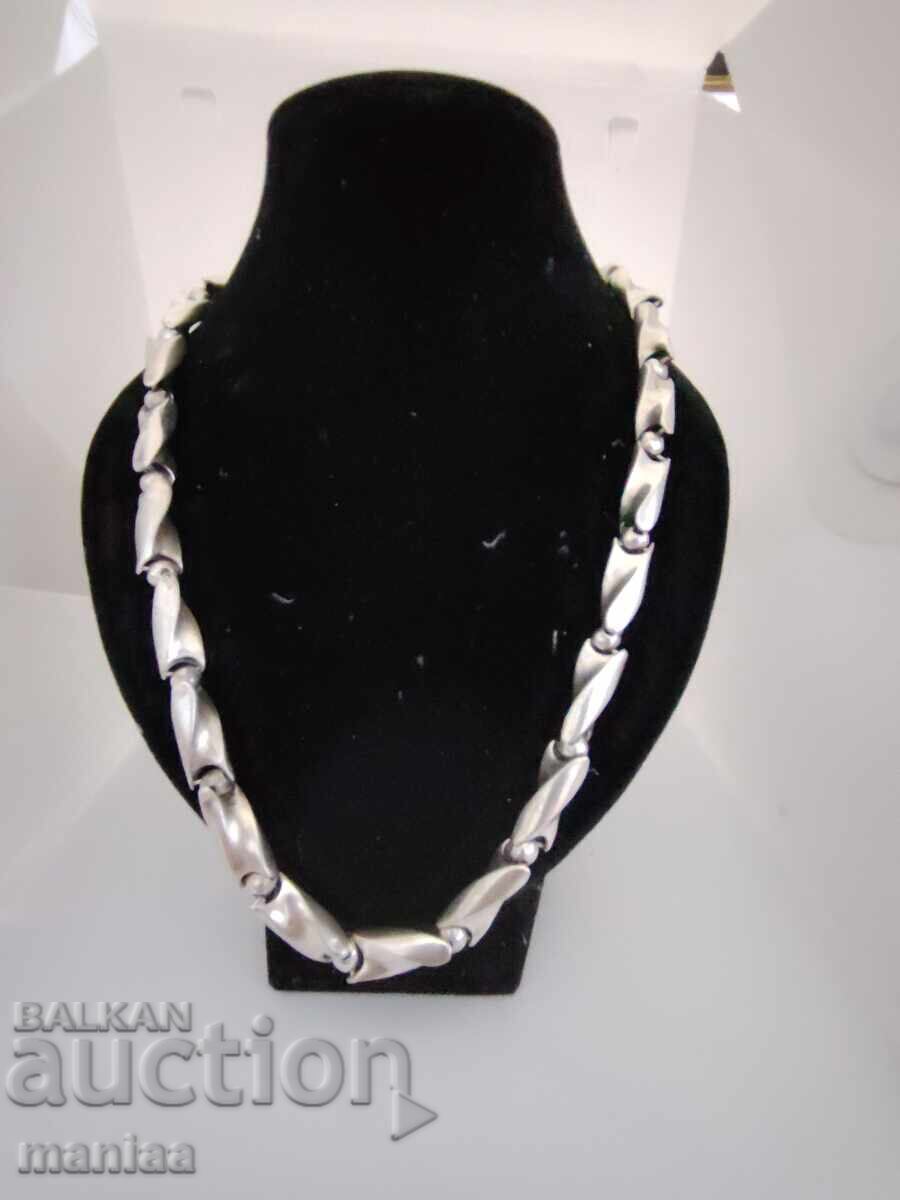 Όμορφη ασημένια αλυσίδα με σήμανση με τιμή € 490.84 | 960.00 BGN