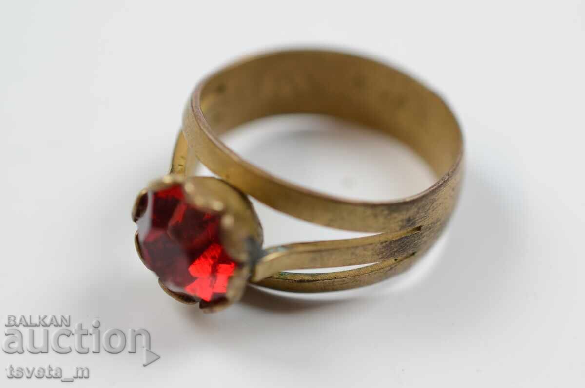 Inel vechi de damă - Regatul Bulgariei cu preț € 5.00 | 9.78 BGN Inel vechi de damă - Regatul Bulgariei cu preț € 5.00 | 9.78 BGN