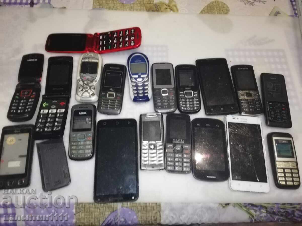 Telefoane pentru piese, patru cu preț € 0.01 | 0.02 BGN Telefoane pentru piese, patru cu preț € 0.01 | 0.02 BGN