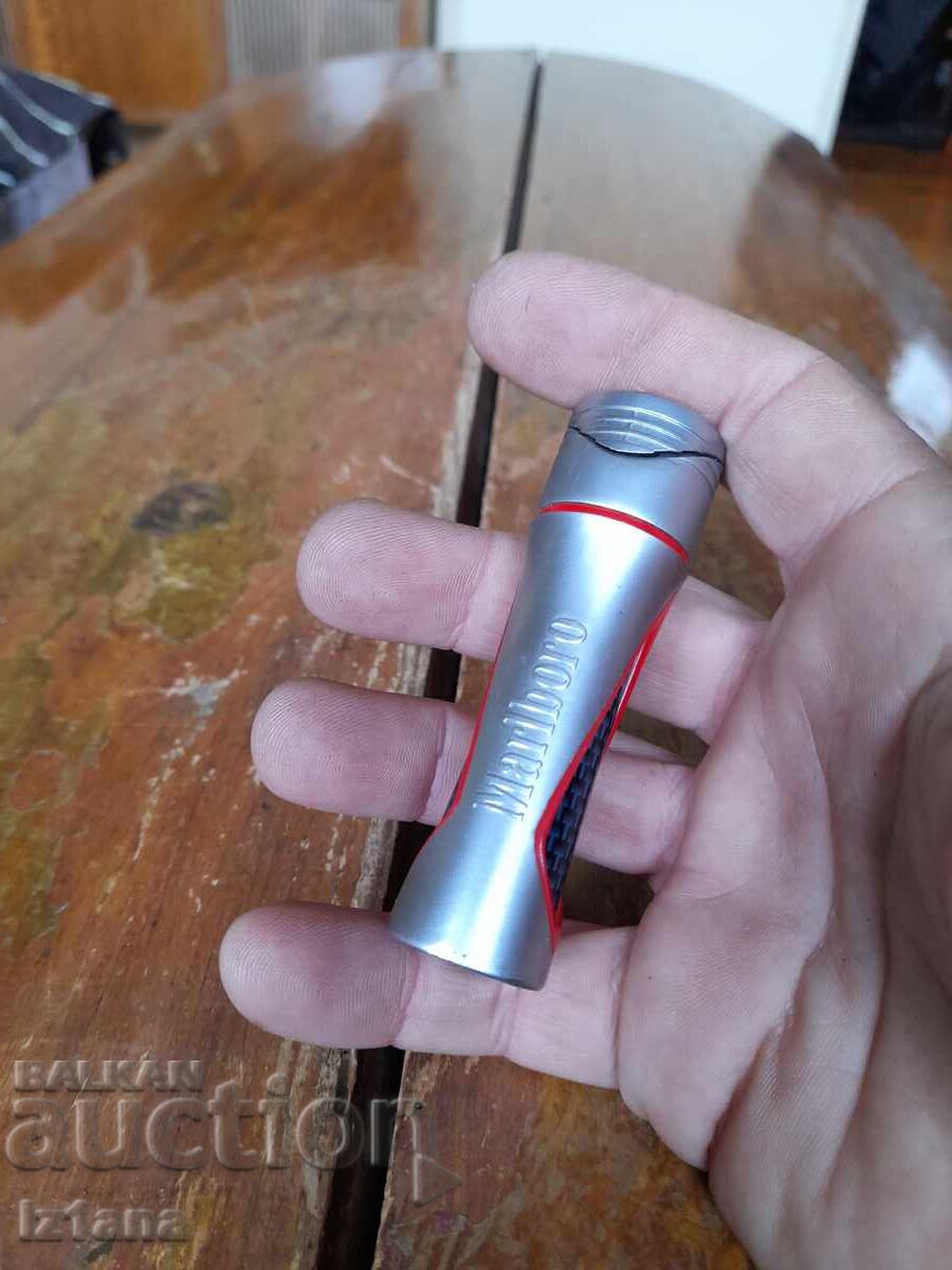 Ένας παλιός αναπτήρας Marlboro με τιμή € 16.00 | 31.29 BGN