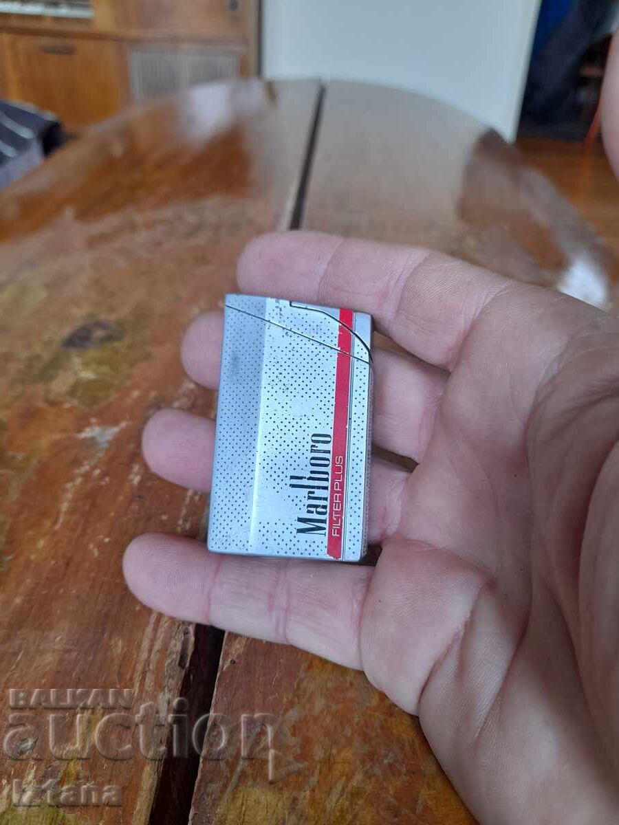Стара запалка Marlboro с цена € 16.00 | 31.29 лв. Стара запалка Marlboro с цена € 16.00 | 31.29 лв.