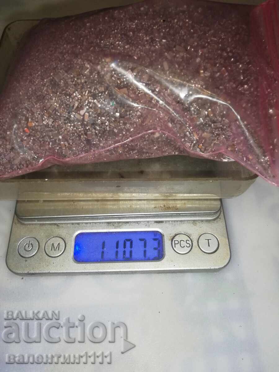 Електронна скрап SMD кондензатори с цена € 1.50 | 2.93 лв. Електронна скрап SMD кондензатори с цена € 1.50 | 2.93 лв.