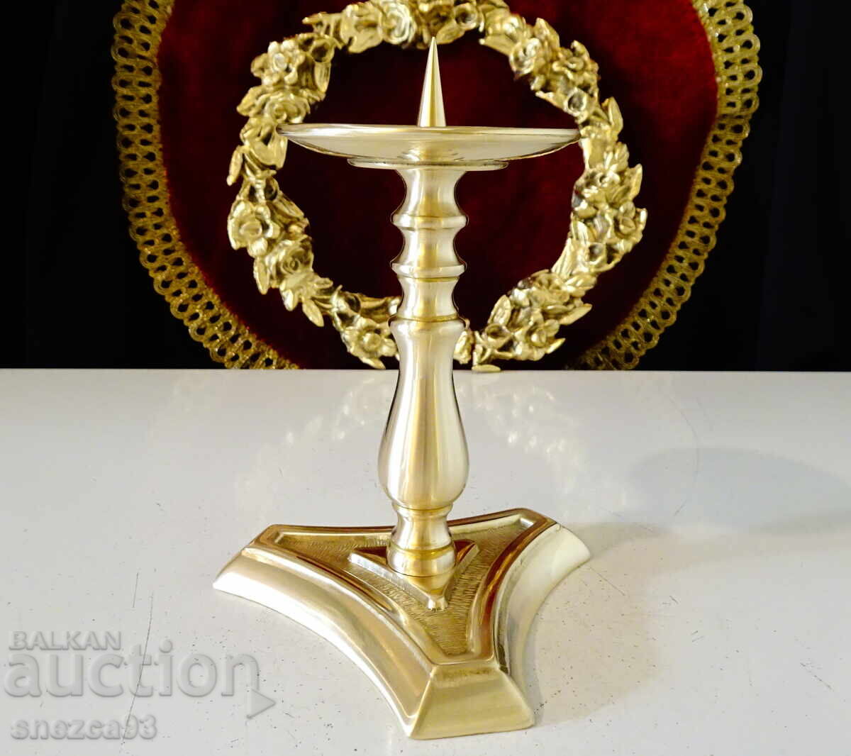 Уникален бронзов свещник Art Deco,14 см. с цена € 20.00 | 39.12 лв.