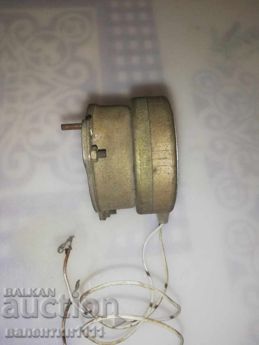 Delivery of Russian motor with a reduction gear