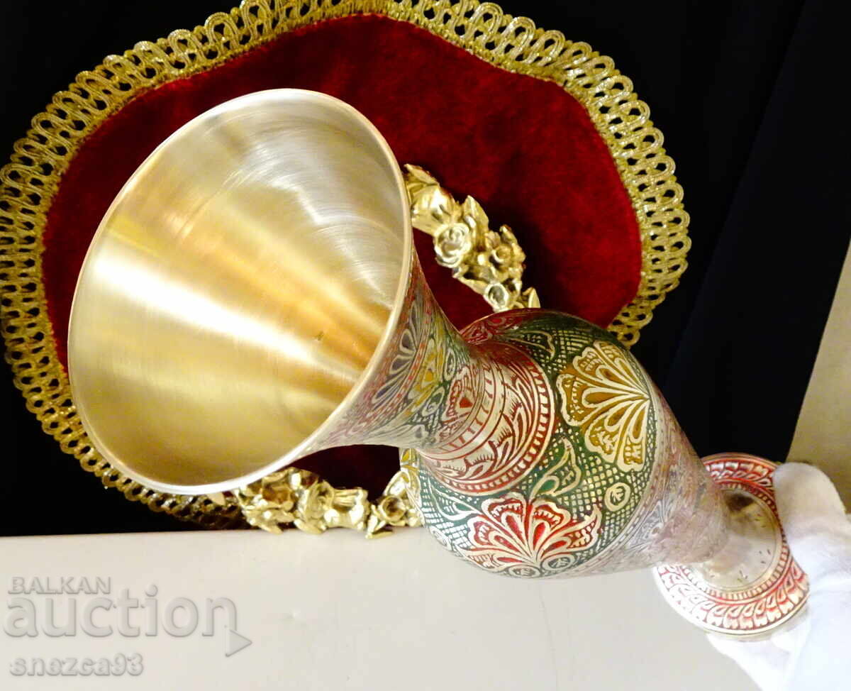 Доставка на Бронзова ваза 36 см.,цветен клетъчен емайл. Доставка на Бронзова ваза 36 см.,цветен клетъчен емайл.