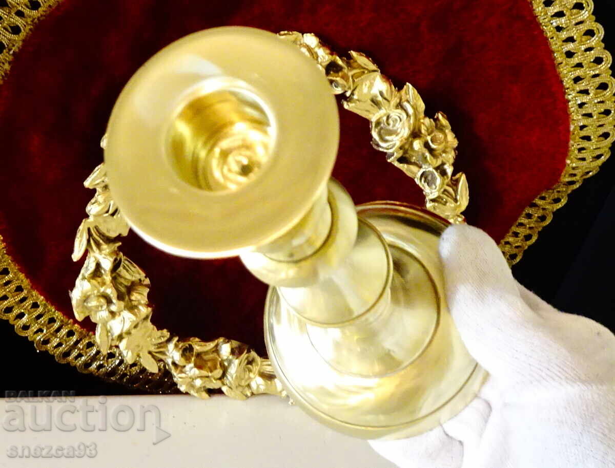 Аукцион Масивен бронзов свещник 750 гр.,Art Deco. Аукцион Масивен бронзов свещник 750 гр.,Art Deco.