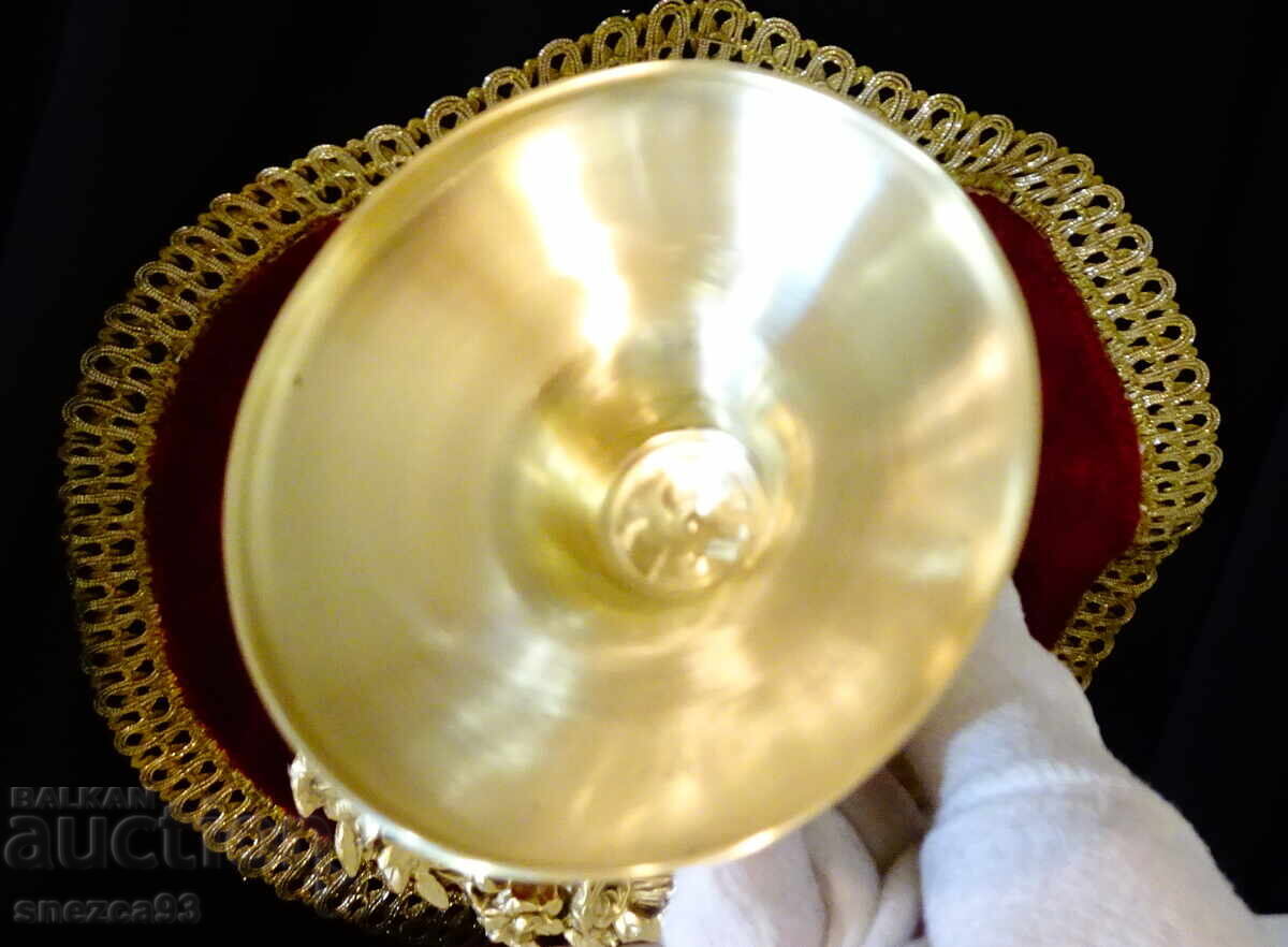 Доставка на Масивен бронзов свещник 750 гр.,Art Deco. Доставка на Масивен бронзов свещник 750 гр.,Art Deco.