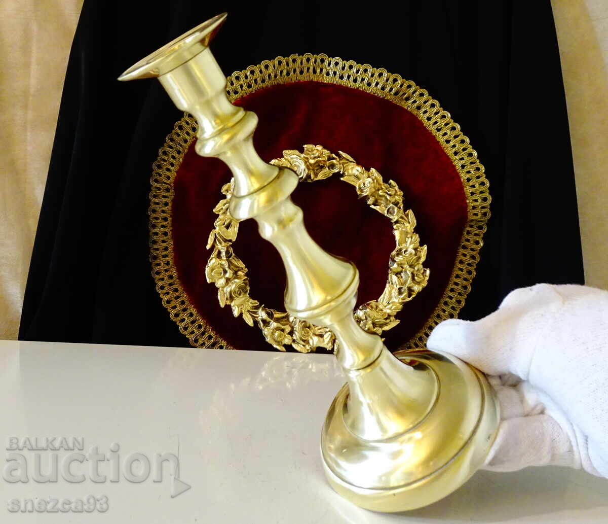 Масивен бронзов свещник 750 гр.,Art Deco. Масивен бронзов свещник 750 гр.,Art Deco.