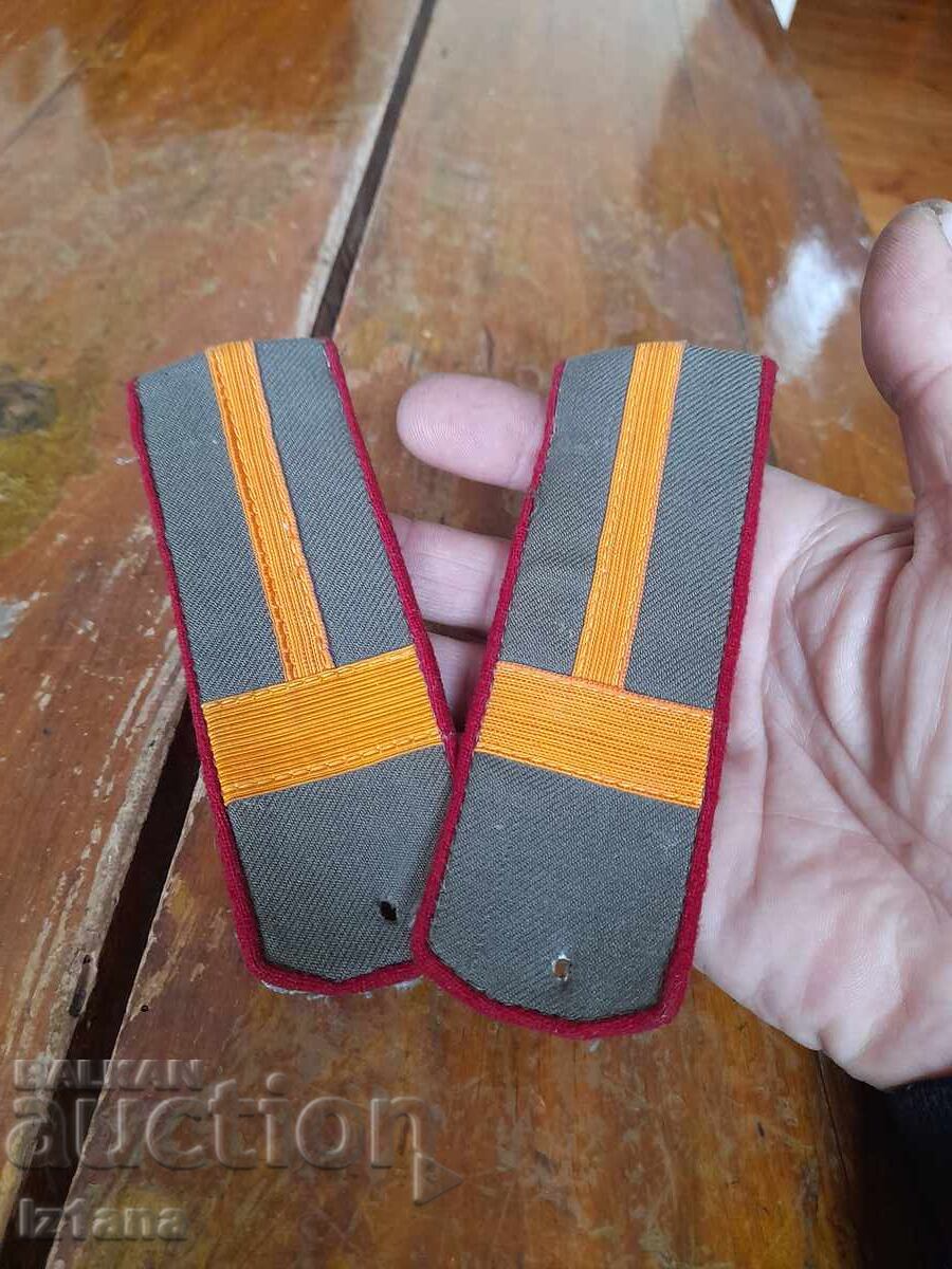 Стари пагони Старшина с цена € 16.00 | 31.29 лв. Стари пагони Старшина с цена € 16.00 | 31.29 лв.