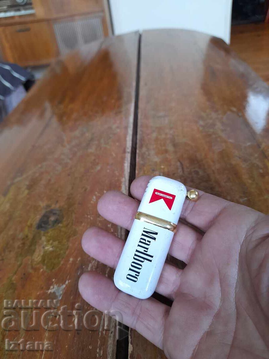 Ένας παλιός αναπτήρας Marlboro με τιμή € 16.00 | 31.29 BGN