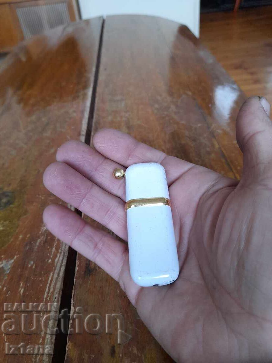 Παράδοση Ένας παλιός αναπτήρας Marlboro