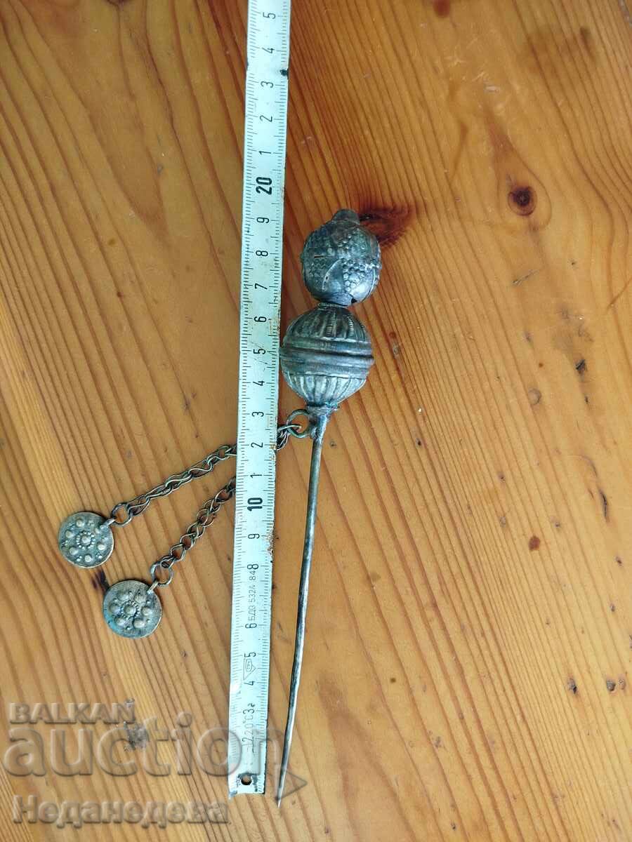 Licitație Ac de cusut, ac de siguranță, agrafă Licitație Ac de cusut, ac de siguranță, agrafă