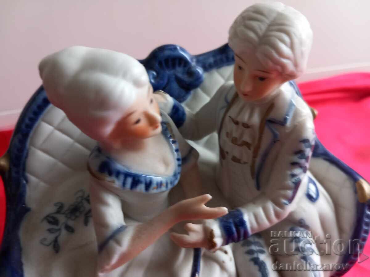 Statuetă din porțelan baroc, compoziție, marcată cu preț € 30.00 | 58.67 BGN Statuetă din porțelan baroc, compoziție, marcată cu preț € 30.00 | 58.67 BGN