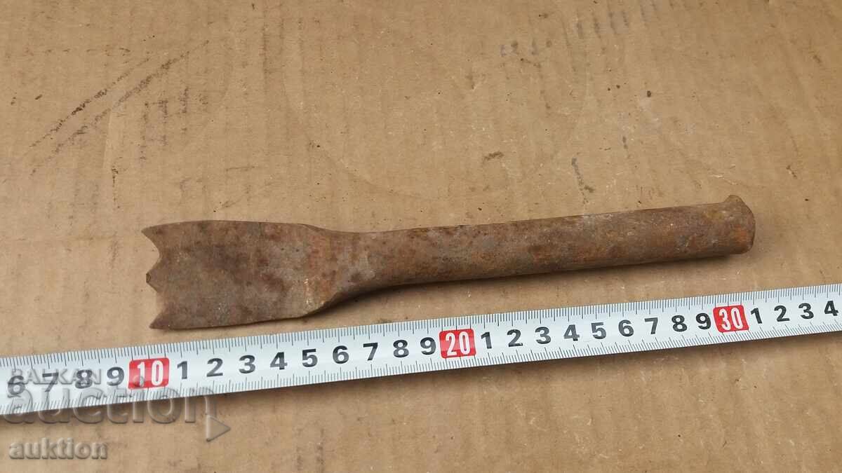 Εργαλείο ξυλουργικής για σκάλισμα σχημάτων