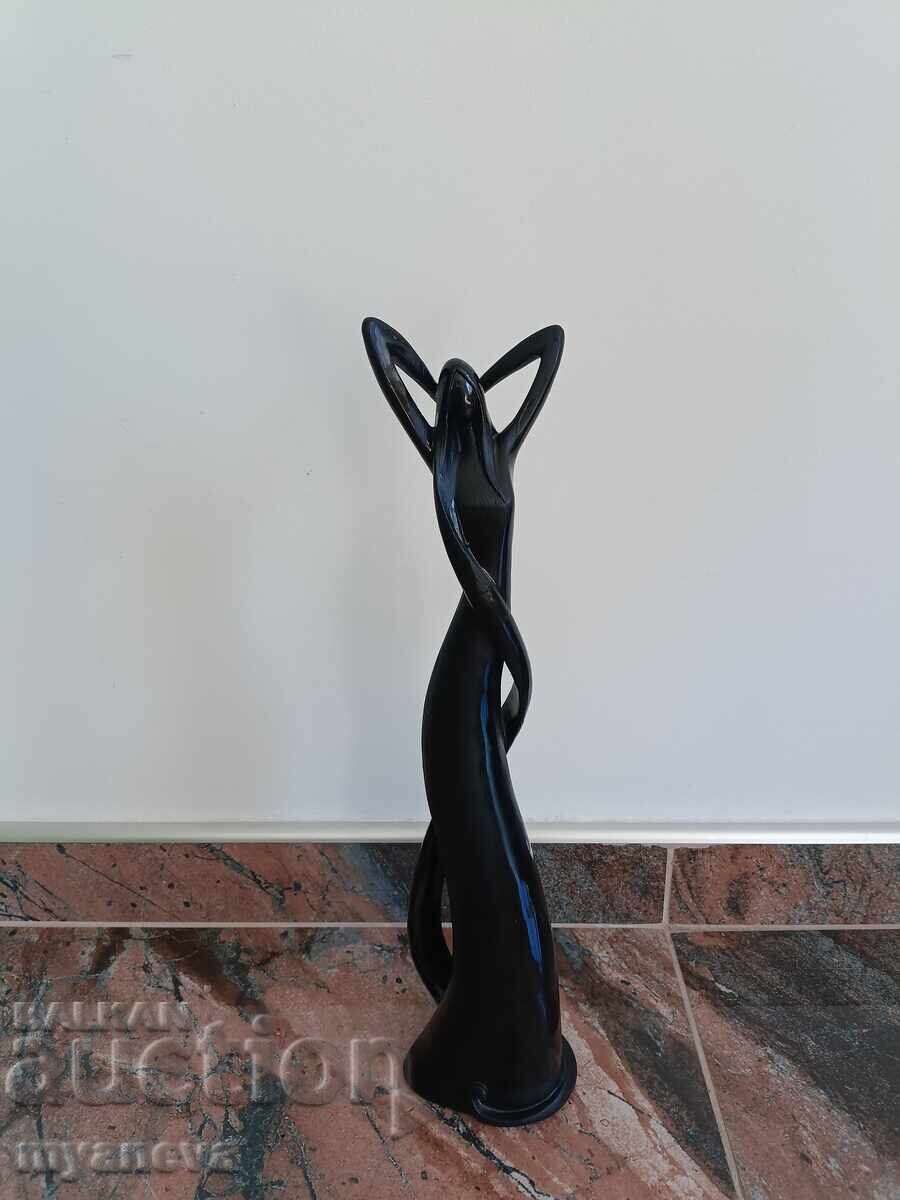 Statuetă abstractă din porțelan a unei femei cu preț € 0.01 | 0.02 BGN Statuetă abstractă din porțelan a unei femei cu preț € 0.01 | 0.02 BGN