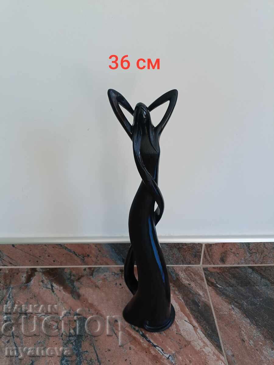 Statuetă abstractă din porțelan a unei femei Statuetă abstractă din porțelan a unei femei