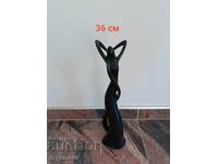 Statuetă abstractă din porțelan a unei femei