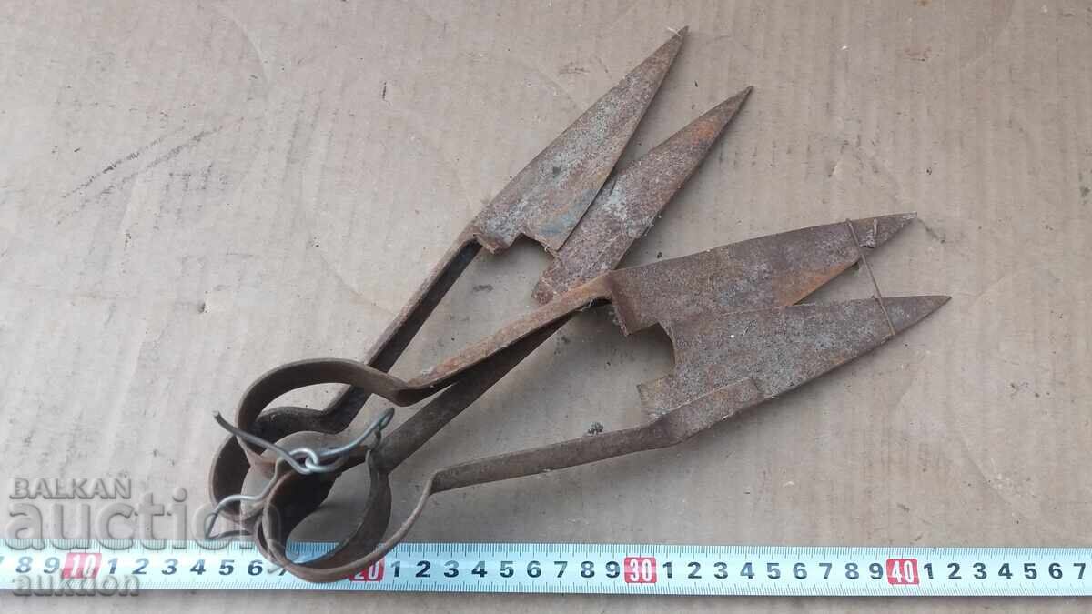 OLD SHEEP SHEARS - WROUGHT IRON - 7 OLD SHEEP SHEARS - WROUGHT IRON - 7