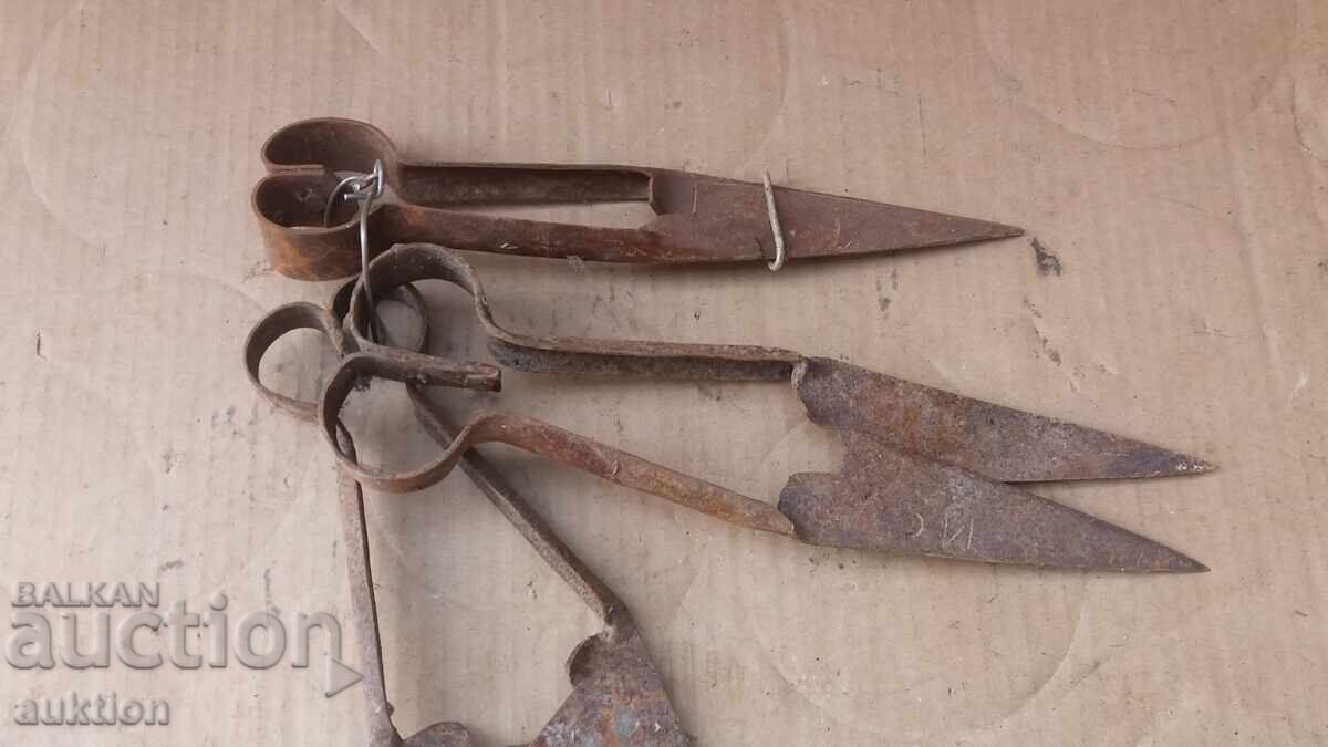 Auction  OLD SHEEP SHEARS - WROUGHT IRON