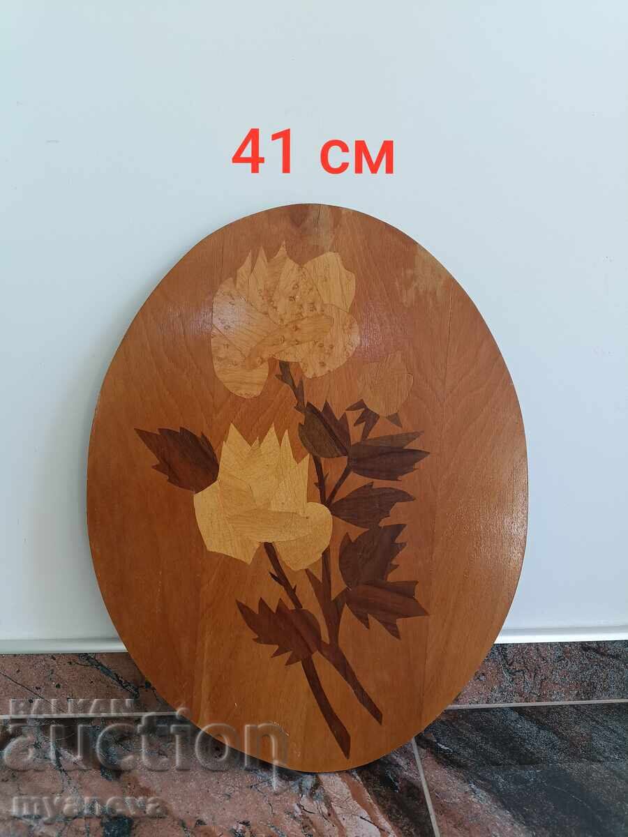 Sculptură în lemn de pe vremea comuniștilor, lucrată manual Sculptură în lemn de pe vremea comuniștilor, lucrată manual