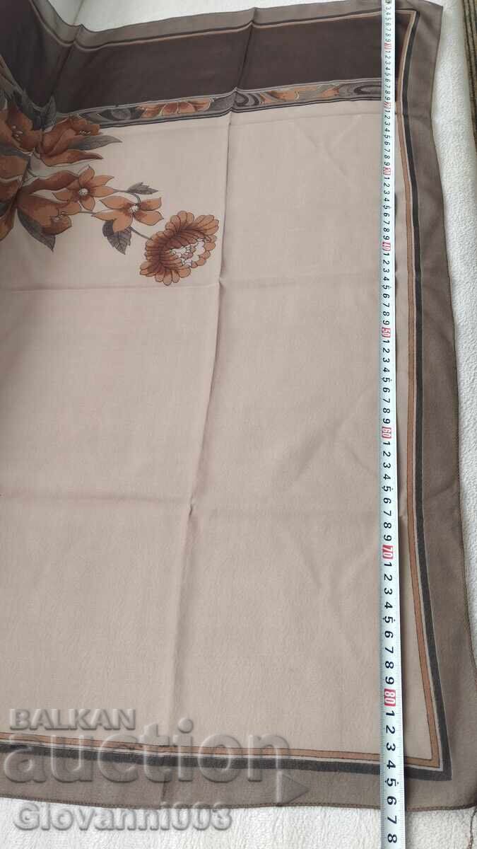 Δημοπρασία Κασκόλ κεφαλής 33