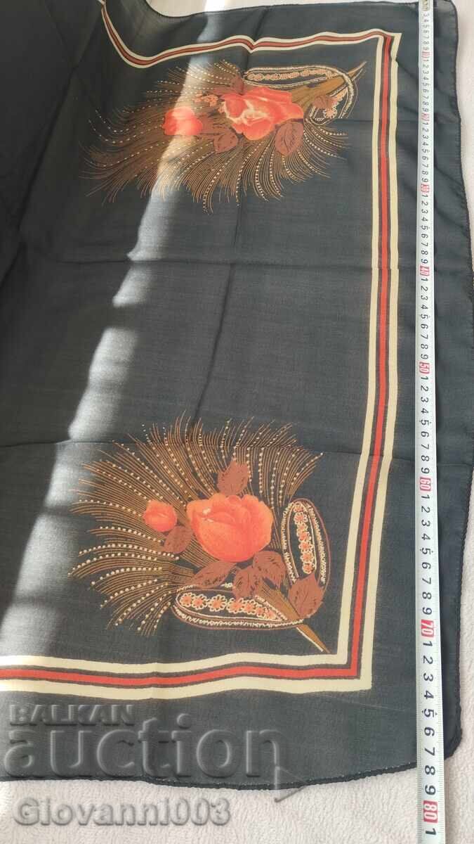 Κασκόλ κεφαλής 37 με τιμή € 4.00 | 7.82 BGN