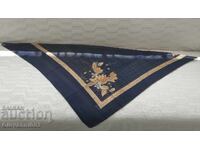 Κεφαλόδεσμος 38