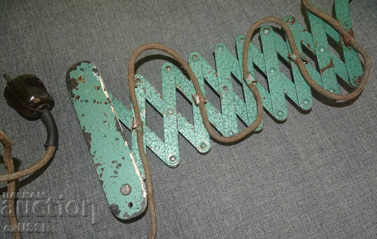 Παλιό σοσιαλιστικό βιομηχανικό φωτιστικό δαπέδου που επεκτείνεται - 7 Παλιό σοσιαλιστικό βιομηχανικό φωτιστικό δαπέδου που επεκτείνεται - 7