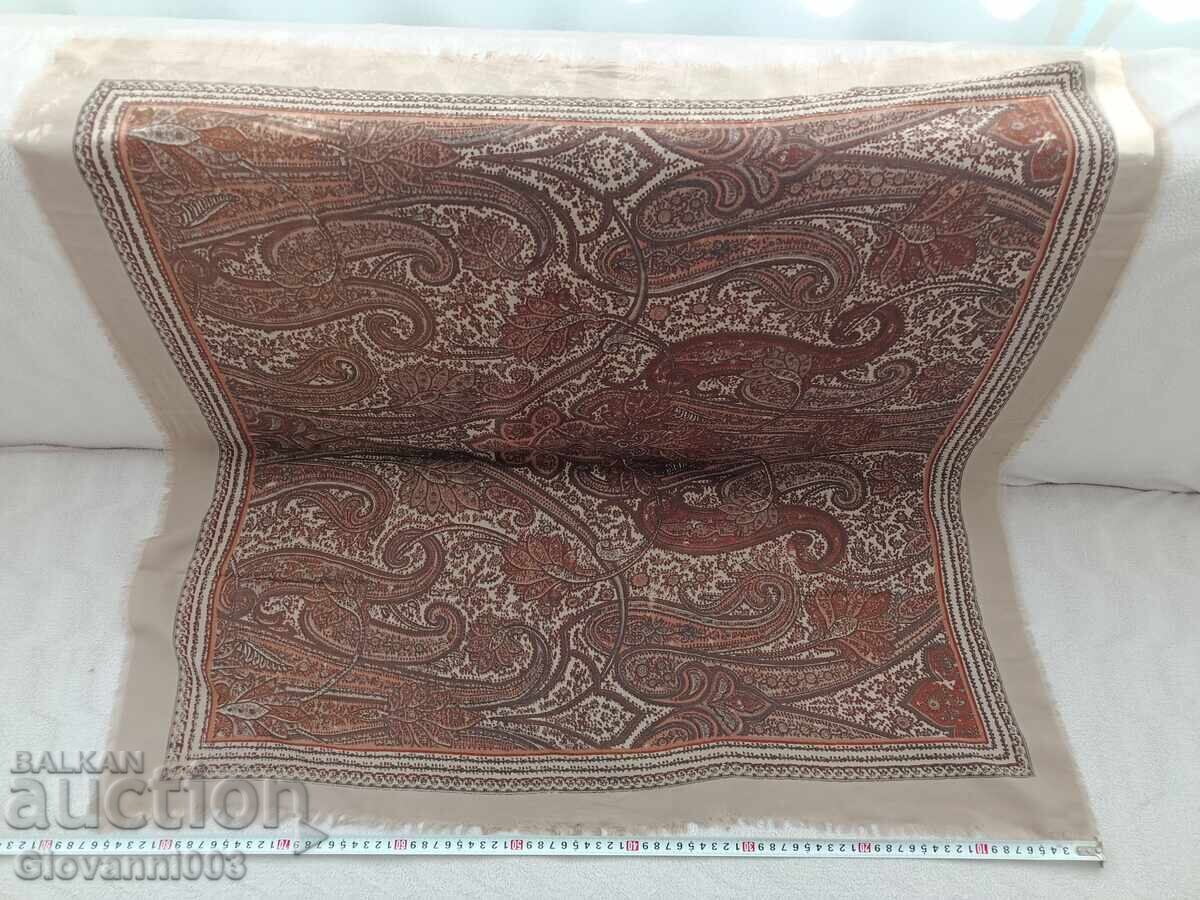 Κάλυμμα κεφαλής 43 με τιμή € 12.00 | 23.47 BGN