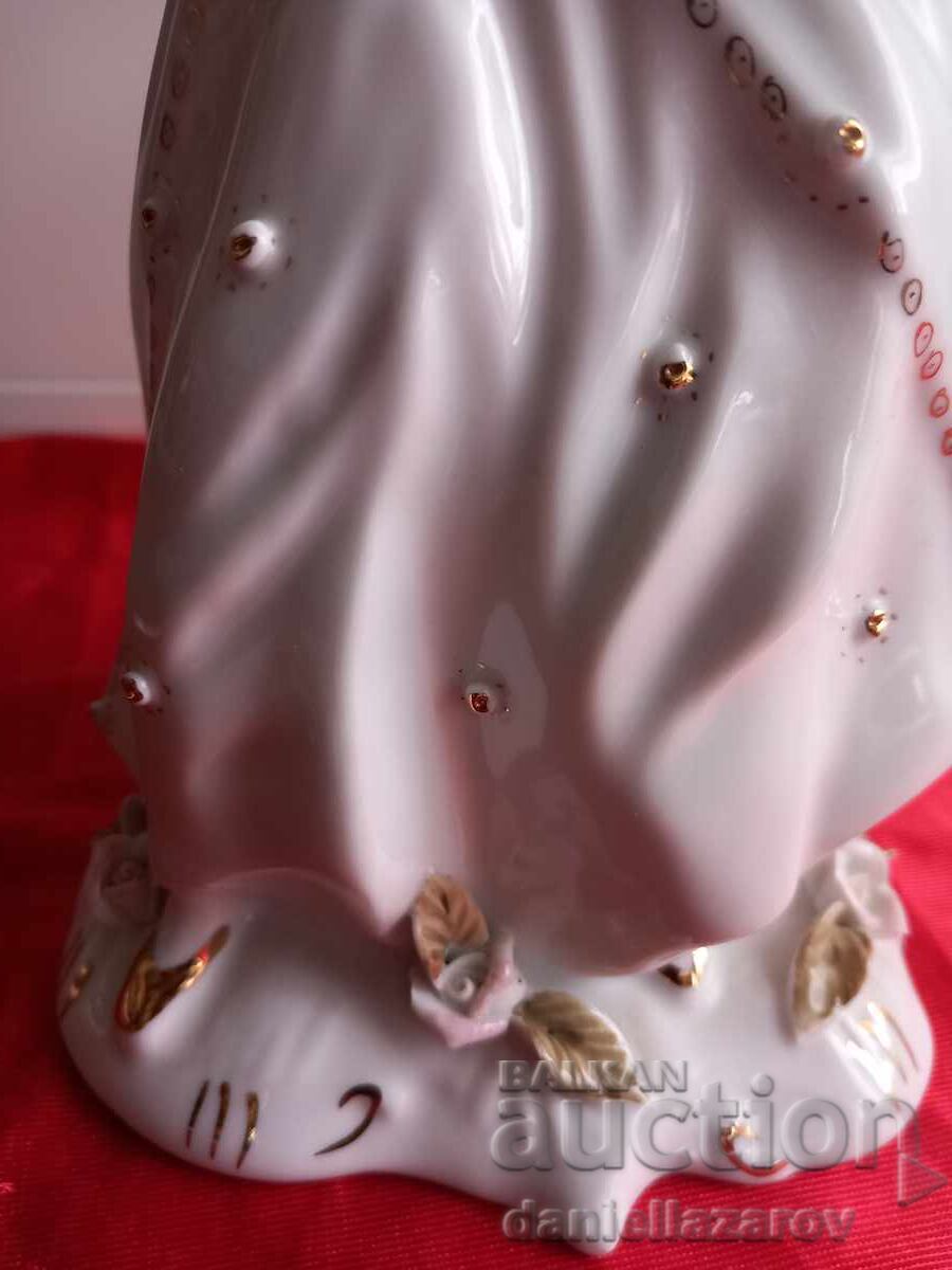 Аукцион Stipo Dorohoi,Голяма Порцеланова Статуетка ДАМА