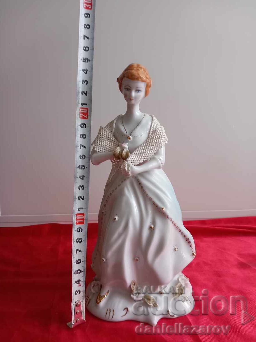 Stipo Dorohoi,Голяма Порцеланова Статуетка ДАМА - 7