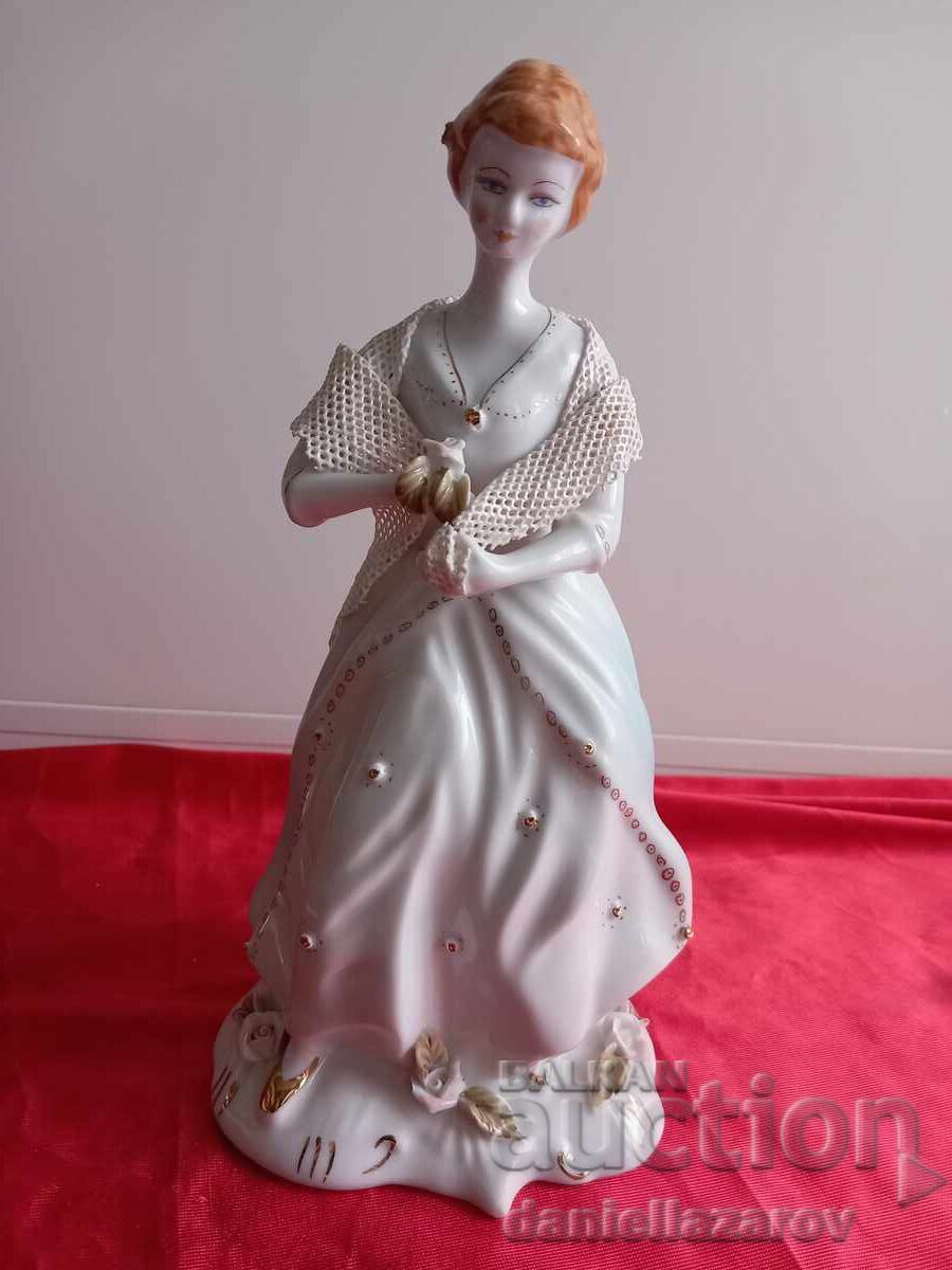 Stipo Dorohoi,Голяма Порцеланова Статуетка ДАМА