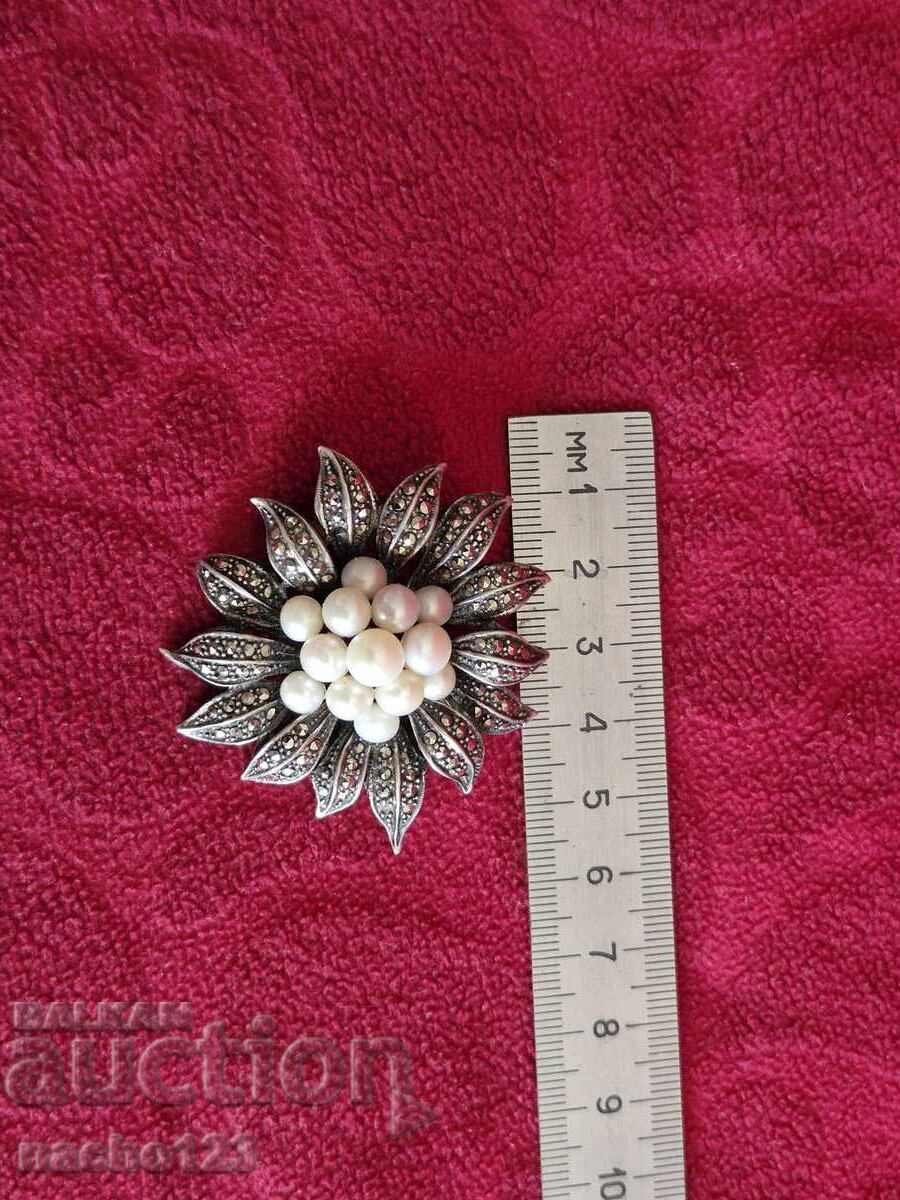 Αντίκα ασημένια καρφίτσα με τιμή € 60.00 | 117.35 BGN