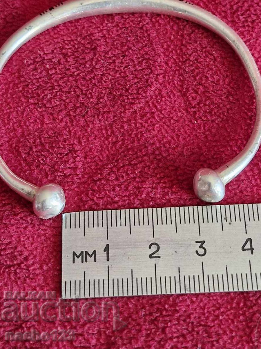 Αντίκα ασημένιο βραχιόλι με τιμή € 55.00 | 107.57 BGN