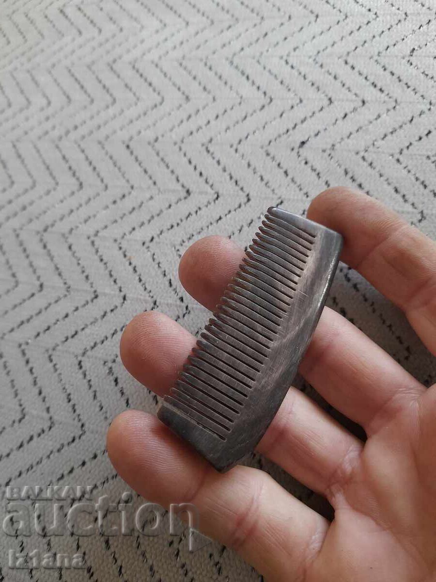 pieptene vechi, pieptene cu preț € 6.00 | 11.73 BGN pieptene vechi, pieptene cu preț € 6.00 | 11.73 BGN