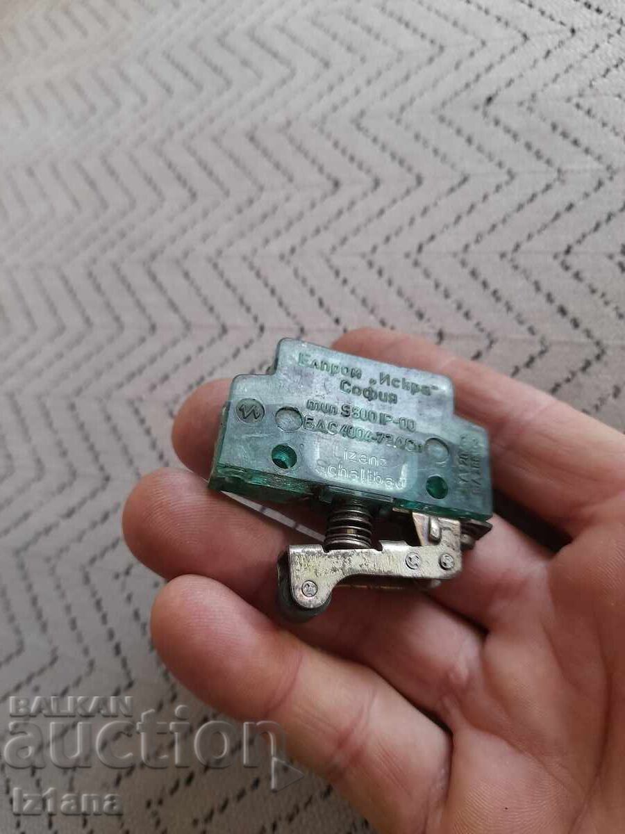 Întrerupător de limită vechi cu preț € 7.00 | 13.69 BGN Întrerupător de limită vechi cu preț € 7.00 | 13.69 BGN