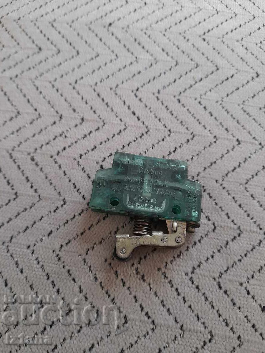 Întrerupător de limită vechi Întrerupător de limită vechi