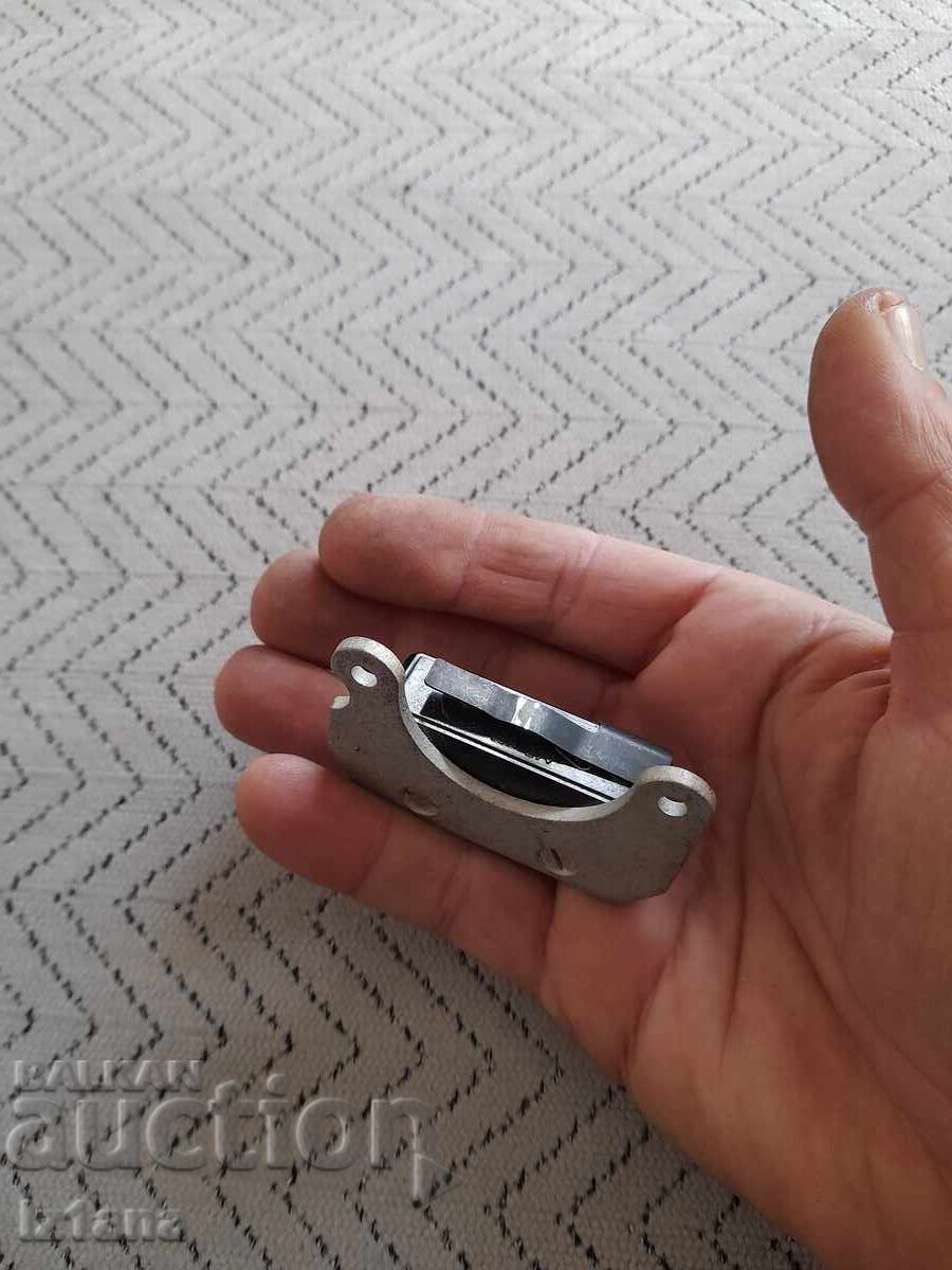 Întrerupător de limită vechi cu preț € 7.00 | 13.69 BGN Întrerupător de limită vechi cu preț € 7.00 | 13.69 BGN