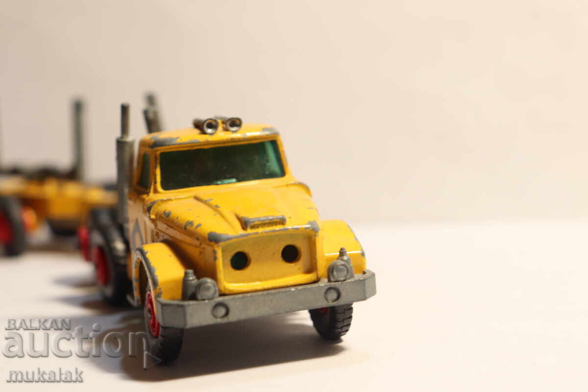 Аукцион MATCHBOX  КАМИОН ДЪРВАРКА    КОЛИЧКА  МОДЕЛ