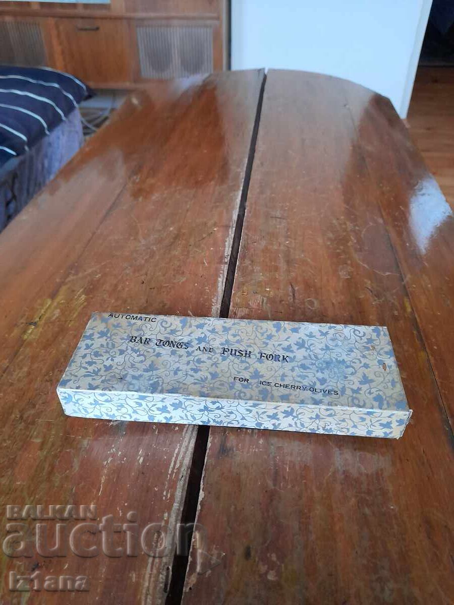 Παλιά σερβίτσια μπαρ για σερβίρισμα κοκτέιλ