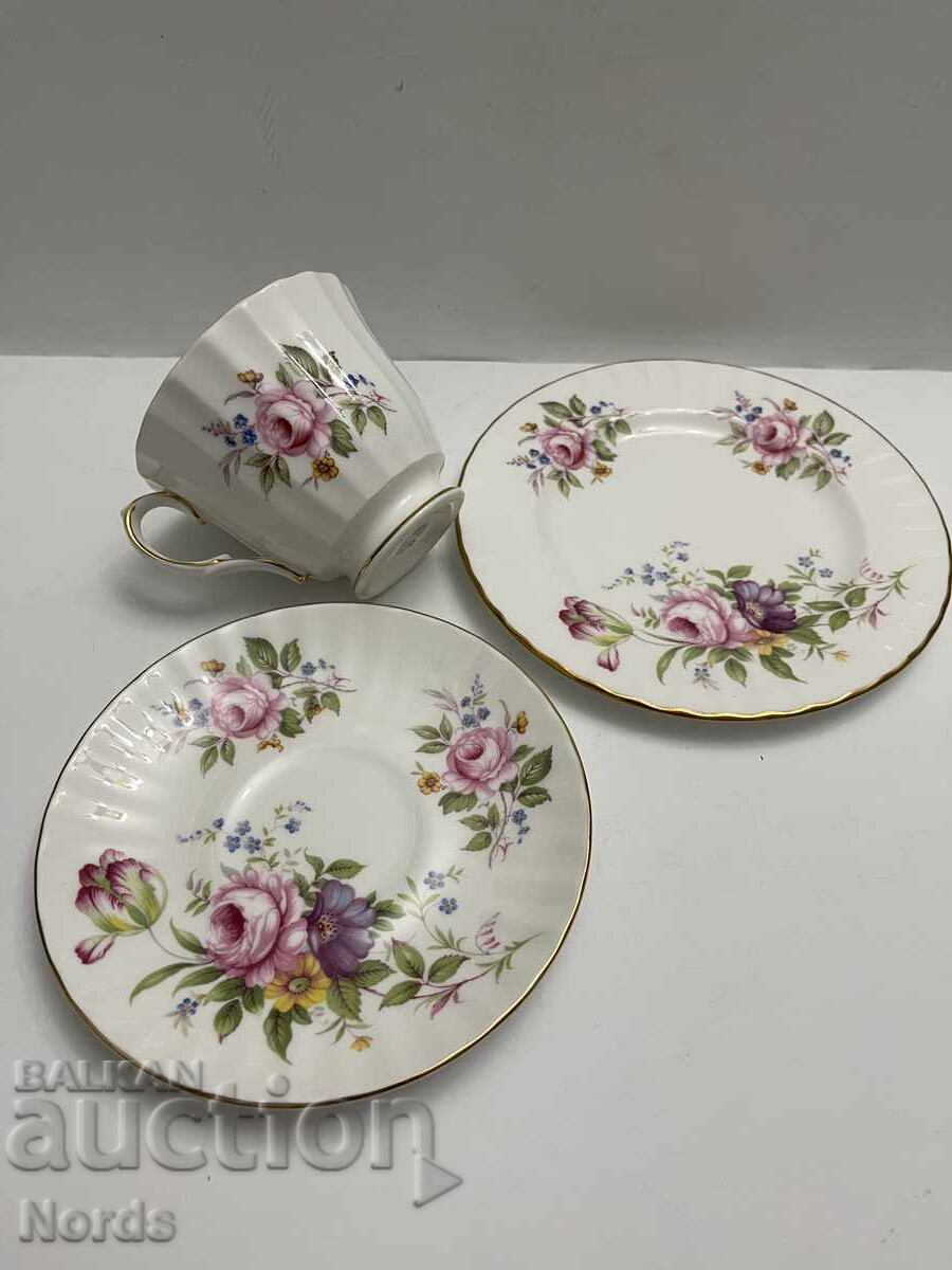 Livrarea Duchess Set de ceai englezesc triplu