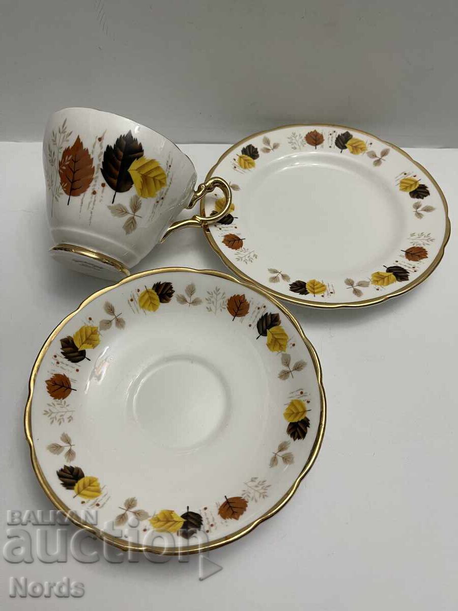 Delivery of English triple tea set