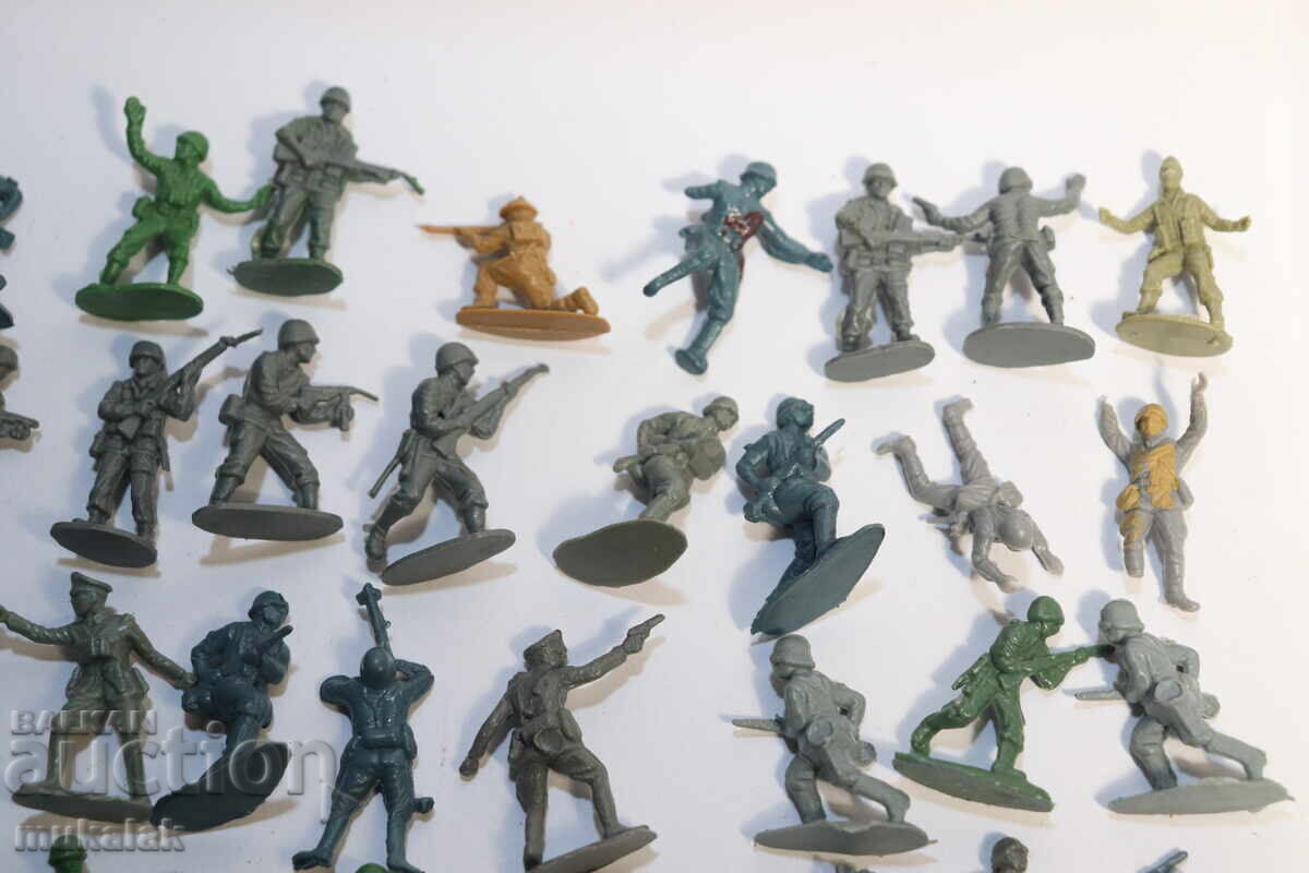 Livrarea 1/87 ?? H0 ?? FIGURINE DE SOLDATI 76 BUC