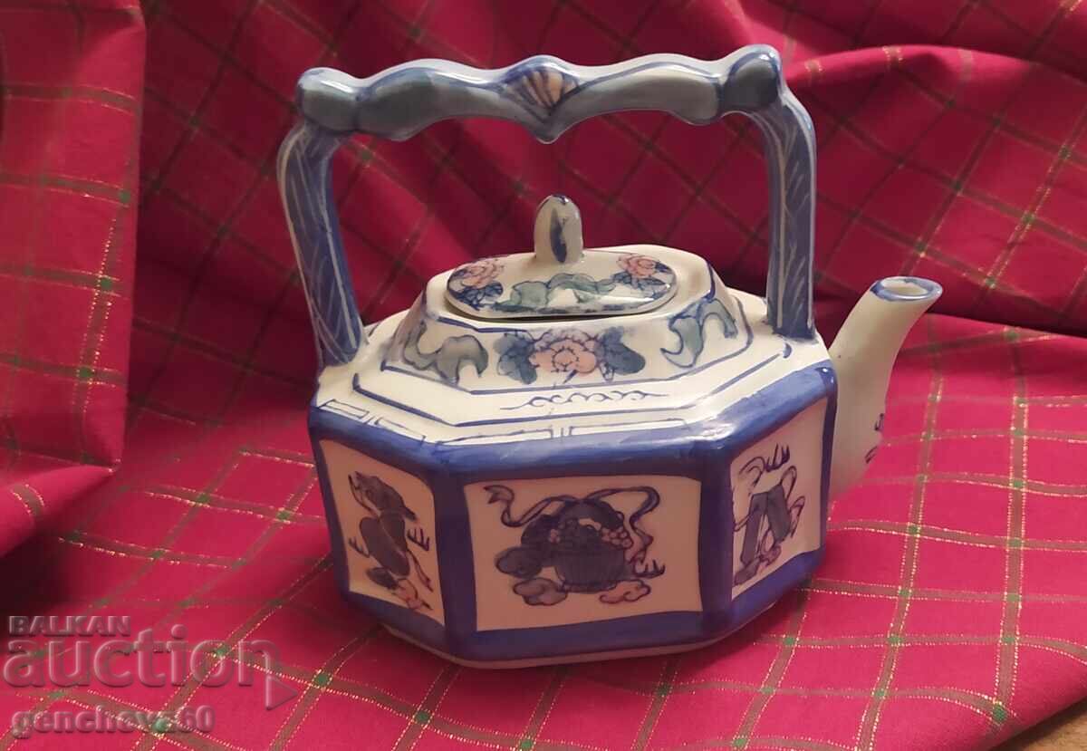 Αντίκα κινέζικο τσαγιέρα με σχέδιο λωτού, κρίνος με τιμή € 21.00 | 41.07 BGN