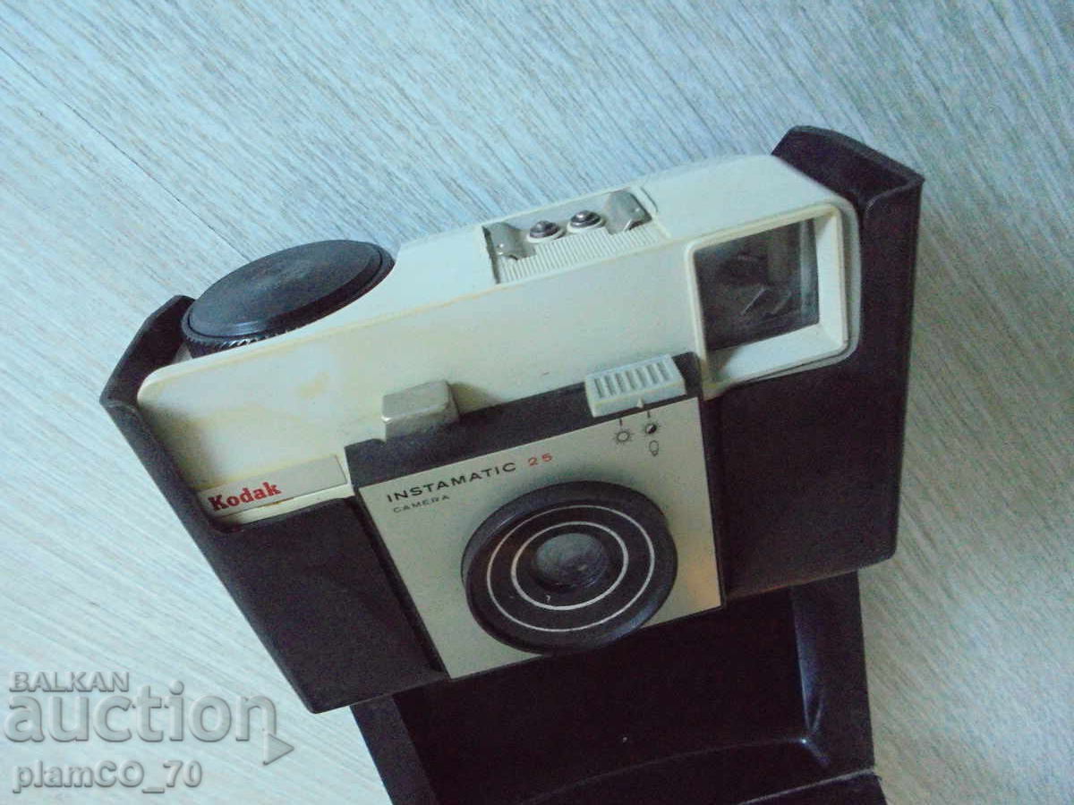 №8430 Retro/Vintage Camera - Kodak Instamatic 25 with price € 9.90 | 19.36 BGN