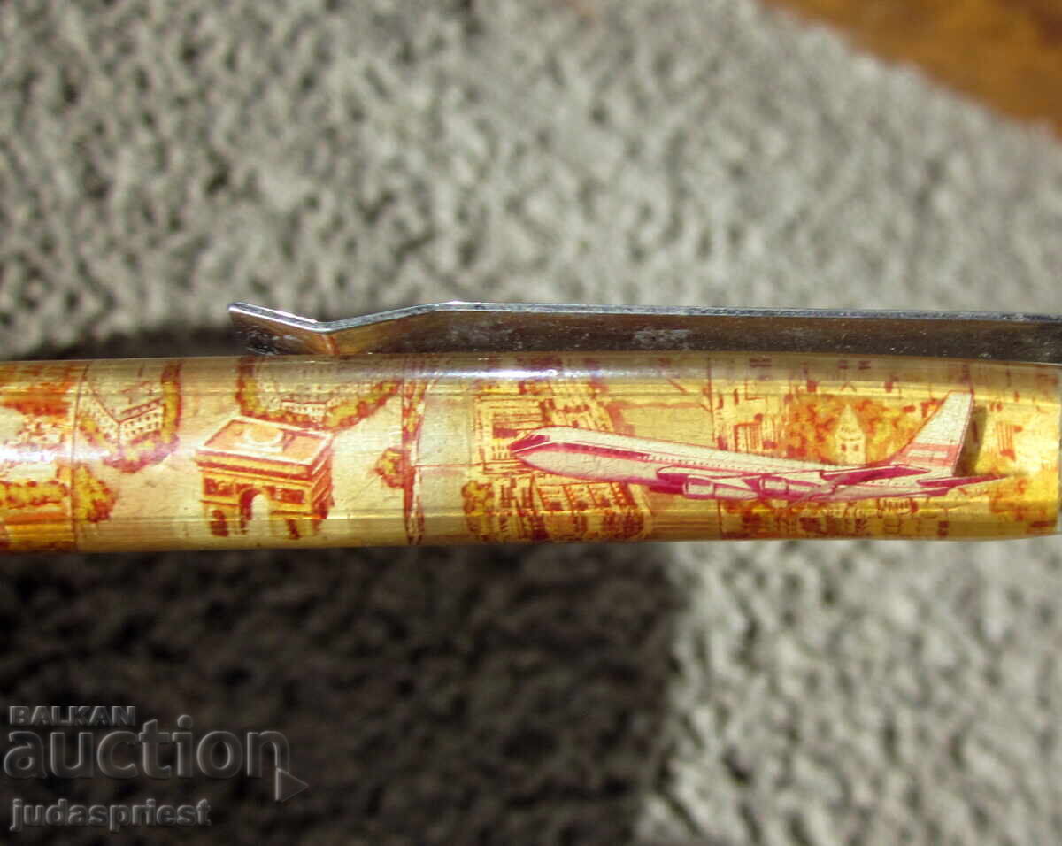 Livrarea Stilou plutitor în jurul Parisului cu avionul