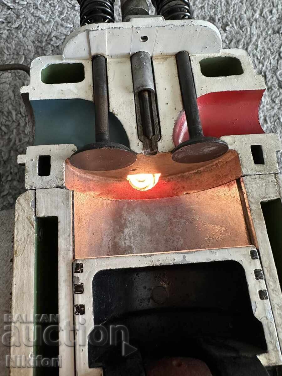 Social Educational Model of an Internal Combustion Engine Cutaway - 6