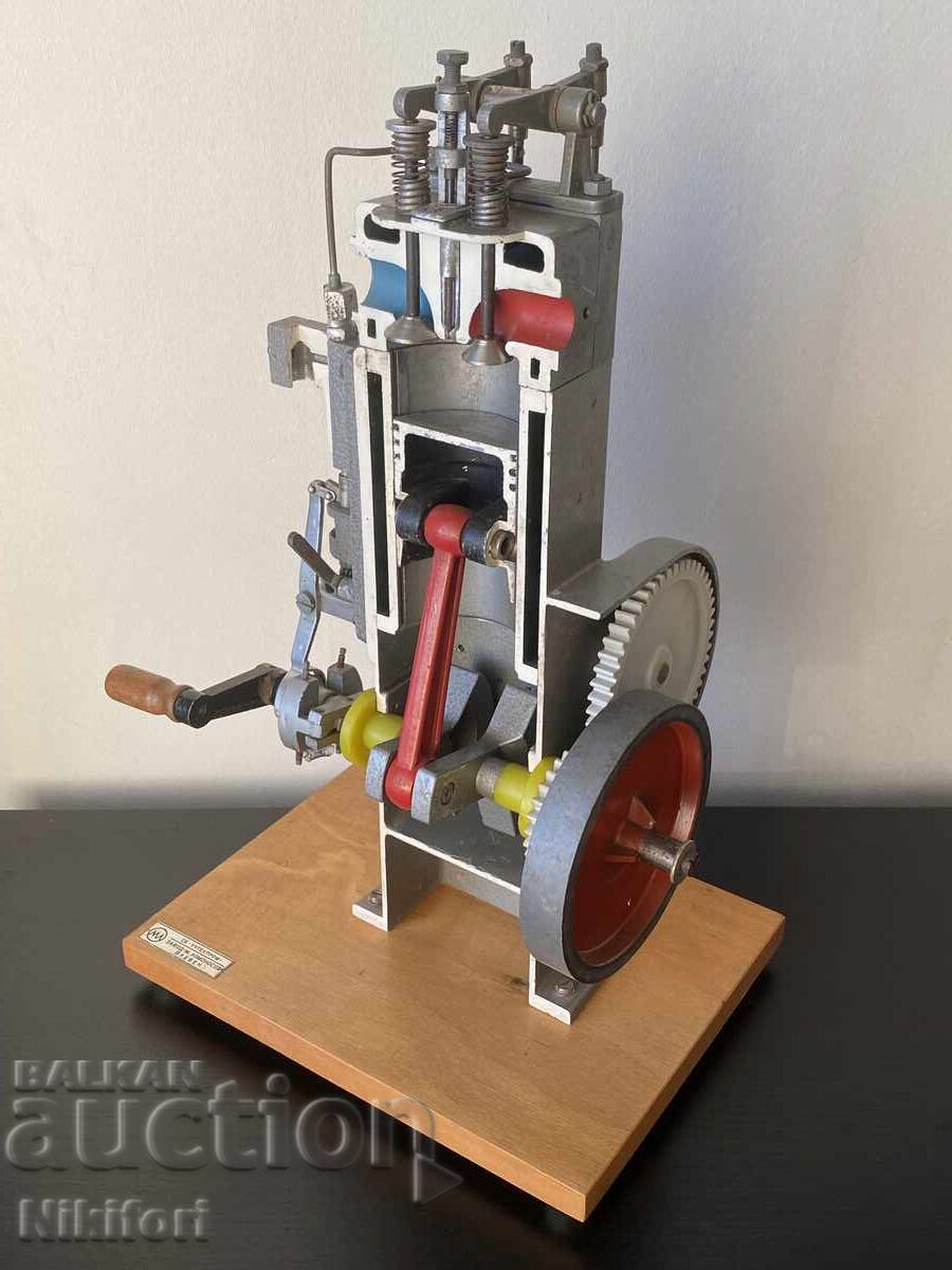 Social Educational Model of an Internal Combustion Engine Cutaway