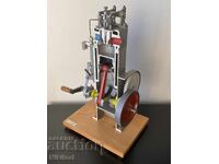 Соц Учебен Модел на Двигател с Вътрешно Горене Разрез